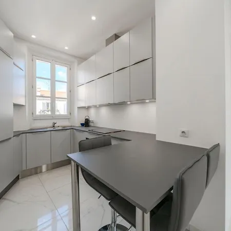 Wdf 2 Bedrooms Heart Of Cannes
